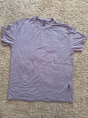 Comfrt T-Shirt Size L Purple Crewneck Short Sleeve